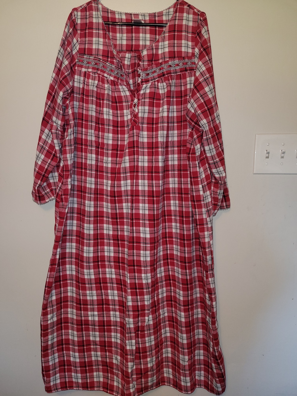 croft & barrow Red and White Plaid Nightgown